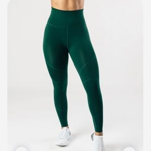 Alphalete OG Revival Leggings In Darkest Pine